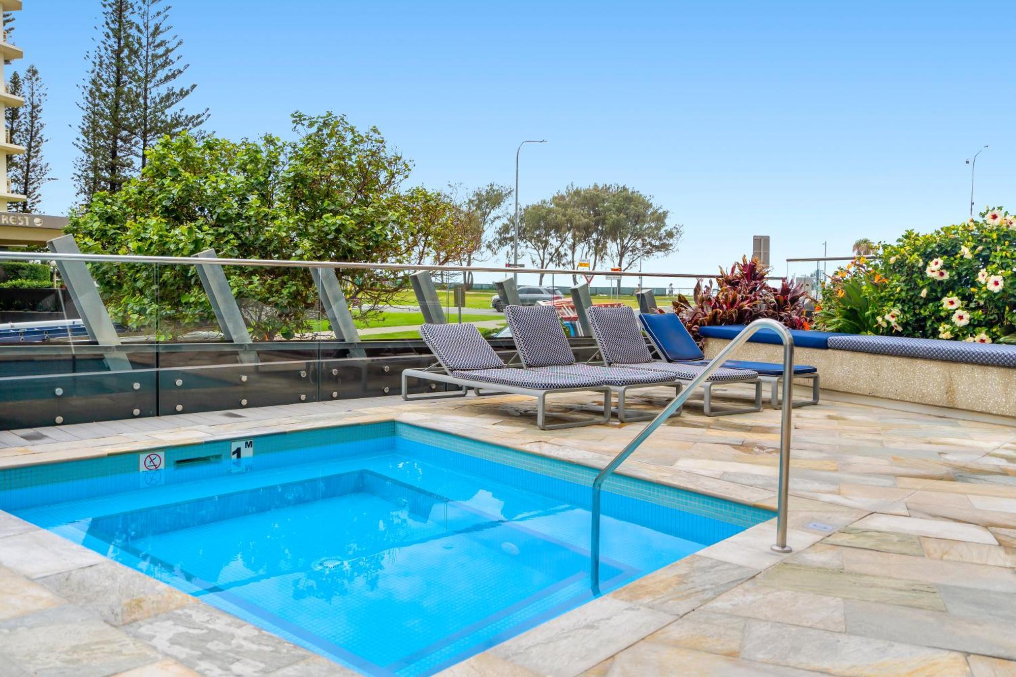 Rhapsody Surfers Paradise Beachfront Sleeps 6 - Optimise Apartment Gold Coast